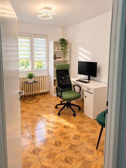 Apartament cu 3 camere decomandat în Titan