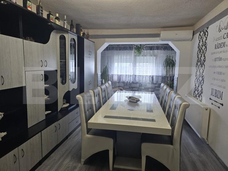 Apartament cu 3 camere semidecomandat, mobilat în Micro 14