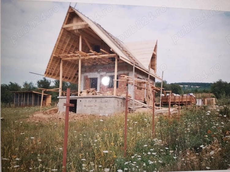 Casă cu 2 camere cu Teren 4000 Mp în Bârnova