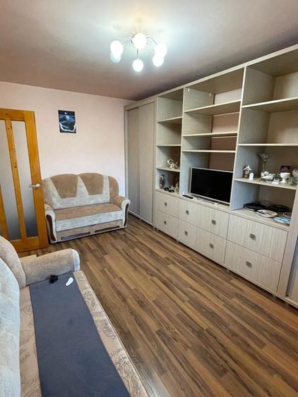 Apartament cu 2 camere decomandat în Petros