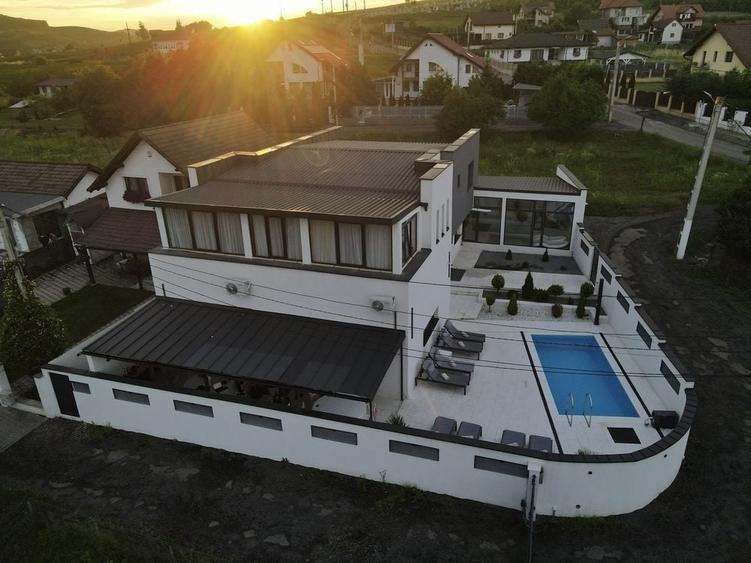 Casă cu 4 camere în Sântana de Mureș