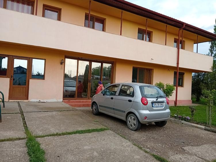 Casă individuală cu 5 camere cu Teren 1090 Mp în Petrești