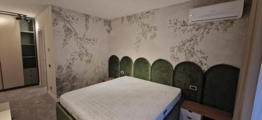 Apartament cu 3 camere semidecomandat, mobilat în Voluntari