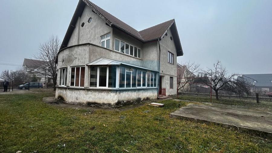 Casă cu 6 camere cu Canalizare în