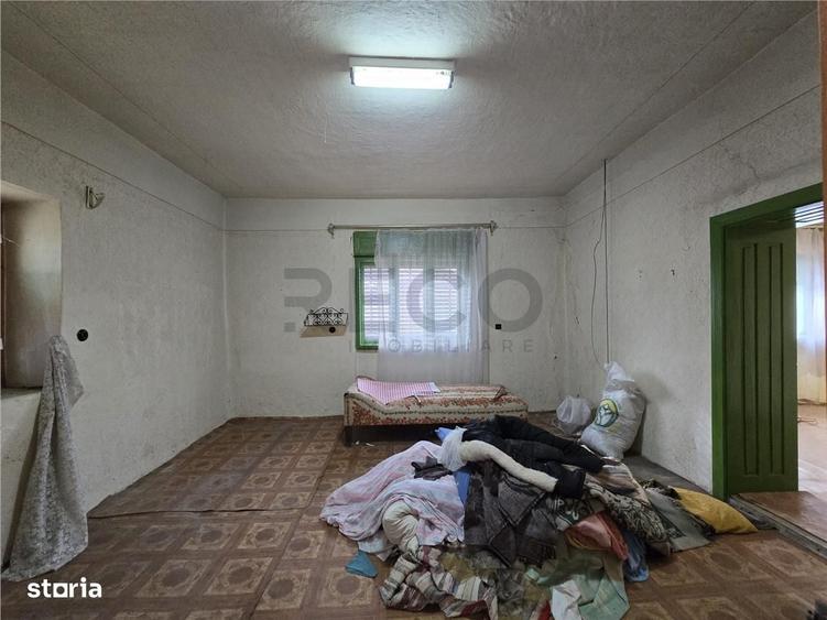 Casă cu 3 camere cu Teren 7900 Mp în Boiu