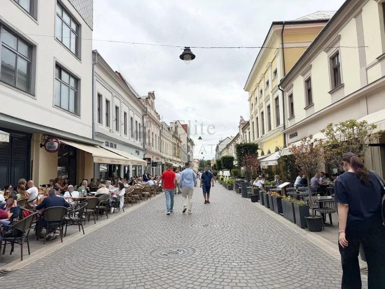 Spațiu comercial, de 200 mp, în Ultracentral