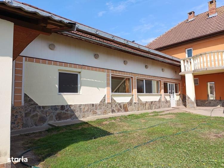 Casă cu 4 camere în Central