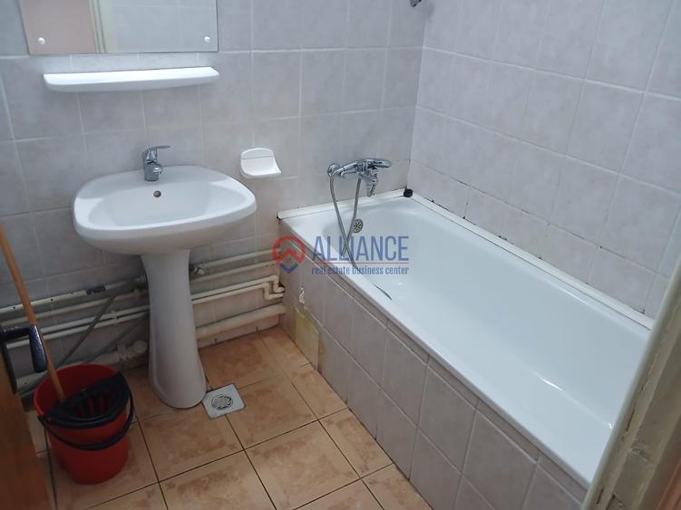 Apartament cu 2 camere decomandat în Poarta 6