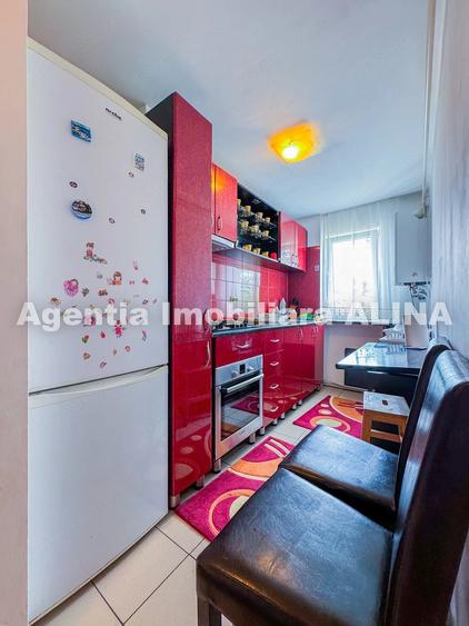 Apartament cu 3 camere semidecomandat în Micro 15