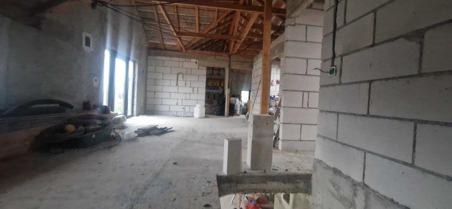Casă cu 3 camere în Vulcana-Pandele