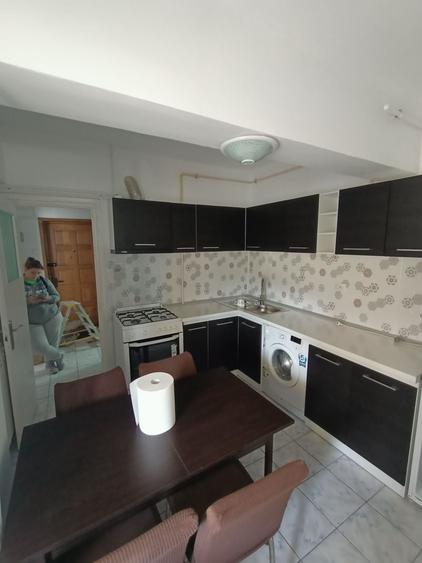 Apartament cu 2 camere semidecomandat în Ostroveni