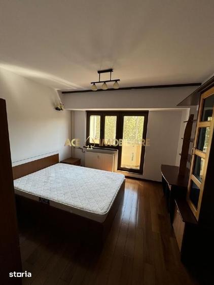 Apartament cu 3 camere, mobilat în Centrul Civic