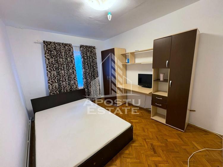 Apartament cu 3 camere decomandat, mobilat în Soarelui