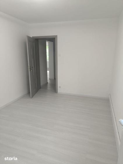 Apartament cu 3 camere în Berceni