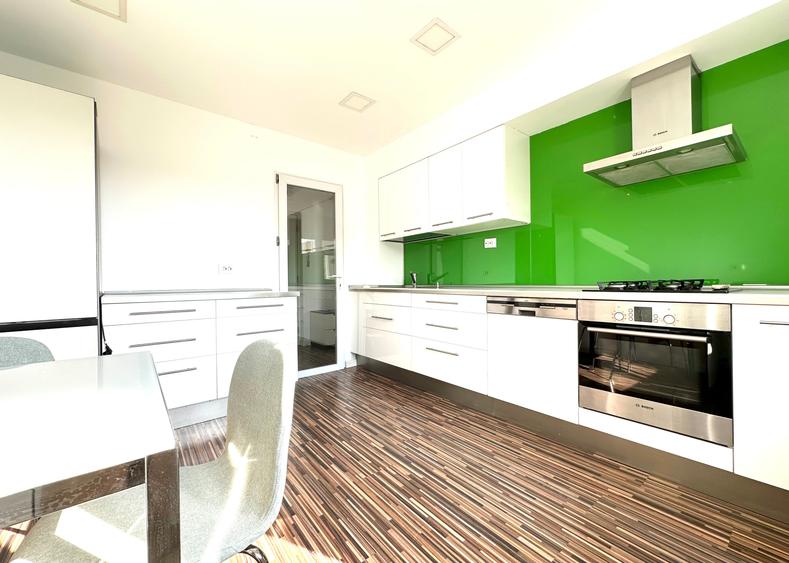 Apartament cu 2 camere decomandat în Moșilor