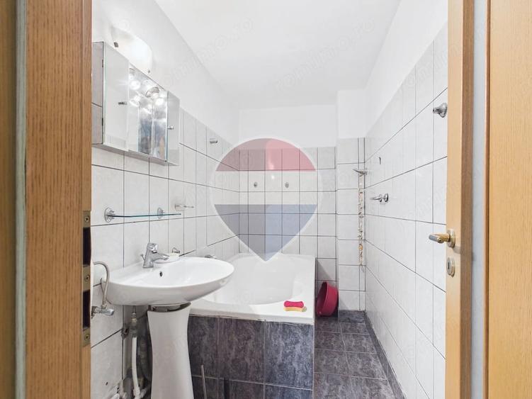Apartament cu 3 camere decomandat în 13 Septembrie