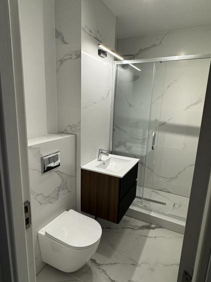 Apartament cu 2 camere decomandat în Cornișa