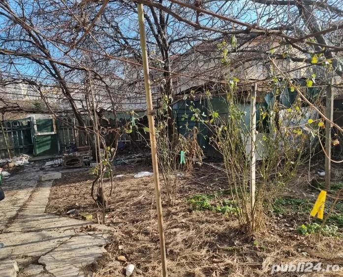 Casă cu 4 camere cu Teren 300 Mp în Km 4