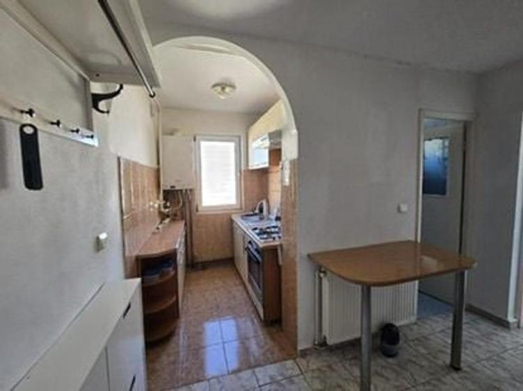 Apartament cu 2 camere semidecomandat în Suseni