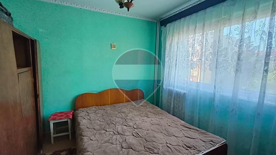Apartament cu 3 camere decomandat în Micro 17