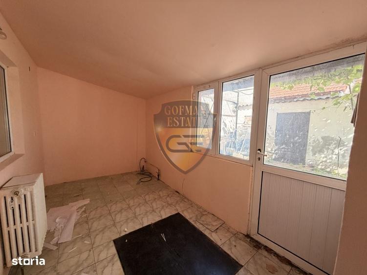 Casă cu 4 camere în Central