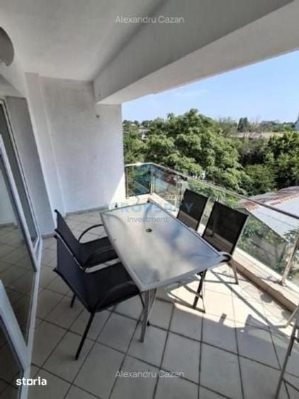 Apartament cu 3 camere decomandat în Pajura