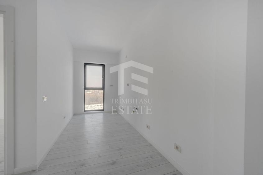 Apartament cu 3 camere semidecomandat în Pantelimon