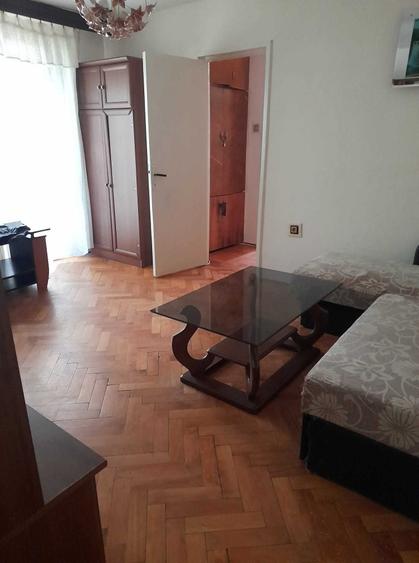 Apartament cu 3 camere nedecomandat în Șagului