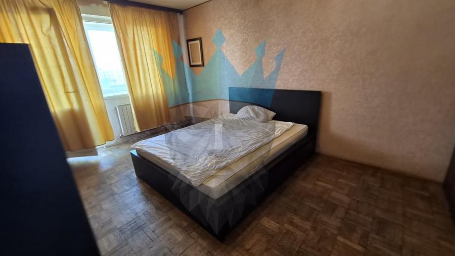 Apartament cu 3 camere decomandat, mobilat în Tei