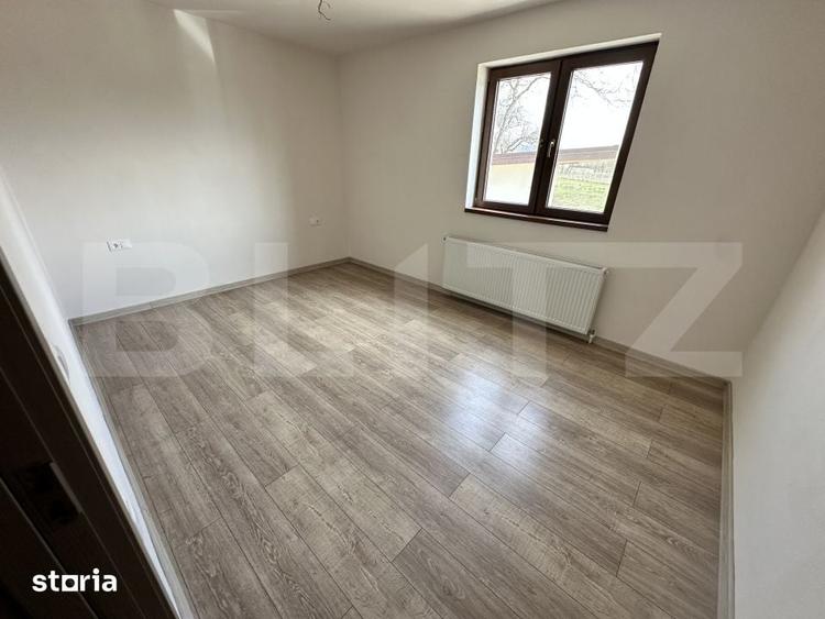 Casă cu 7 camere cu Teren 3200 Mp în Băcia