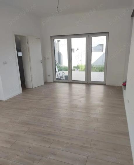 Casă cu 3 camere cu Teren 315 Mp în Dumbrăvița