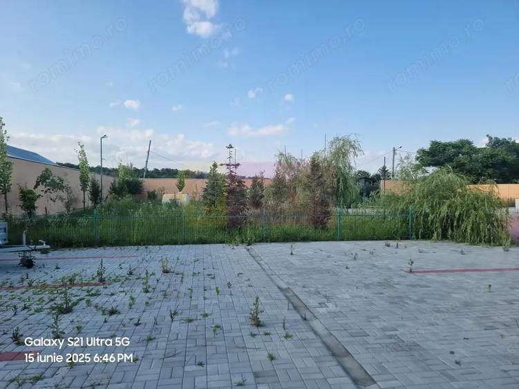 Casă cu 10 camere cu Canalizare în Teișori