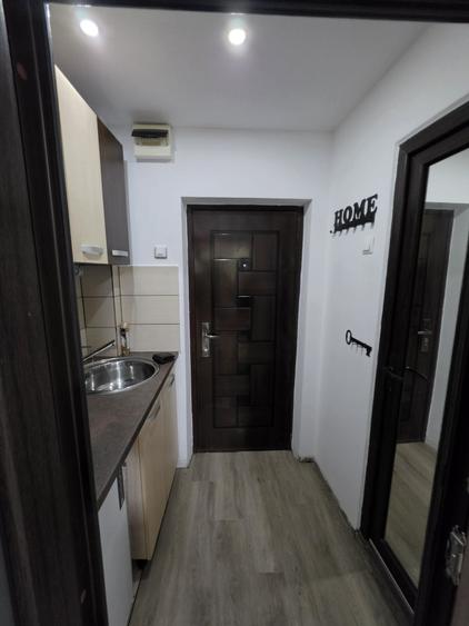 Garsonieră decomandată în Central