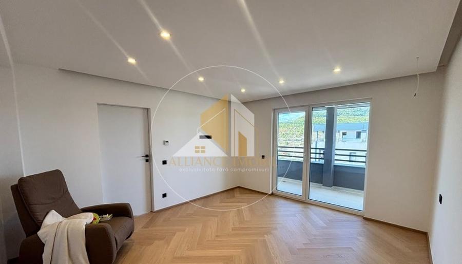 Apartament cu 4 camere decomandat, mobilat în Nord-Vest