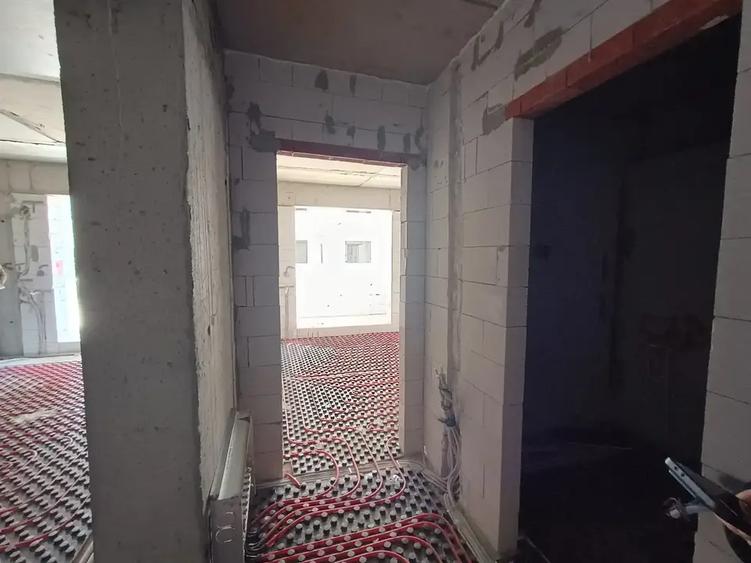 Apartament cu 4 camere decomandat în Theodor Pallady