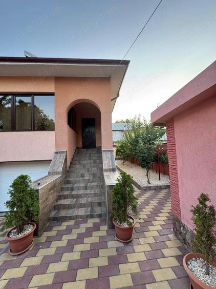 Casă cu Teren 740 Mp în Central