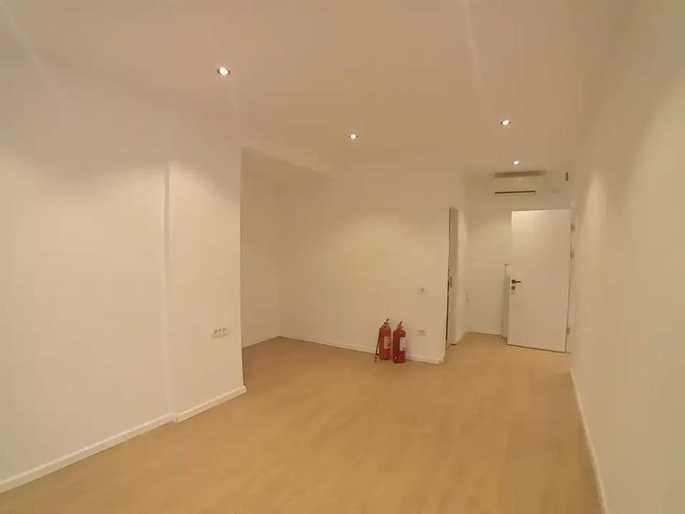 Apartament cu 4 camere în Victoriei