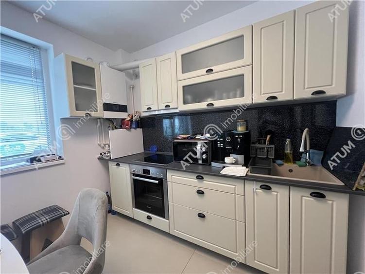 Apartament cu 3 camere decomandat, mobilat în Piața Cluj