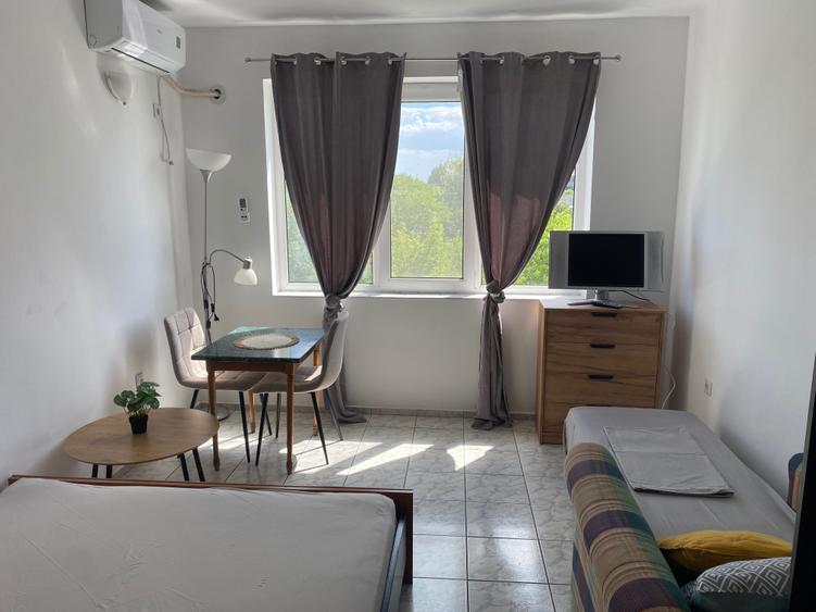 Apartament cu 2 camere decomandat în Exterior Vest