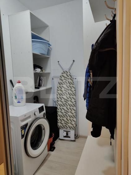 Apartament cu 4 camere semidecomandat, mobilat în Tractorul