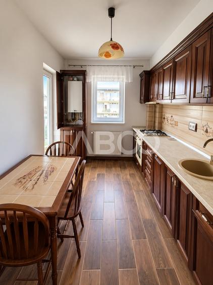 Apartament cu 2 camere decomandat, mobilat în Piața Cluj