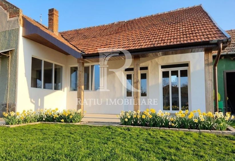 Casă individuală cu 3 camere cu Canalizare în Santăul Mare