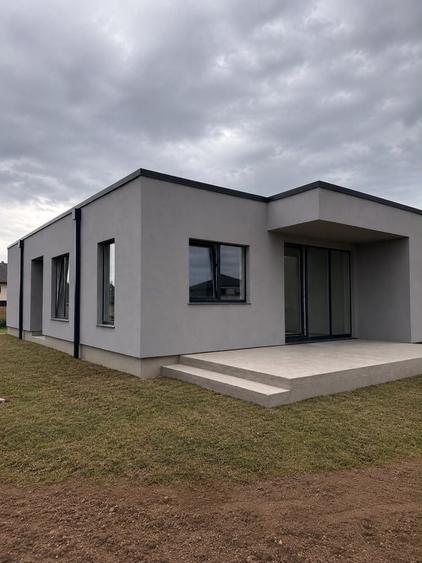 Casă cu 3 camere în Cheriu