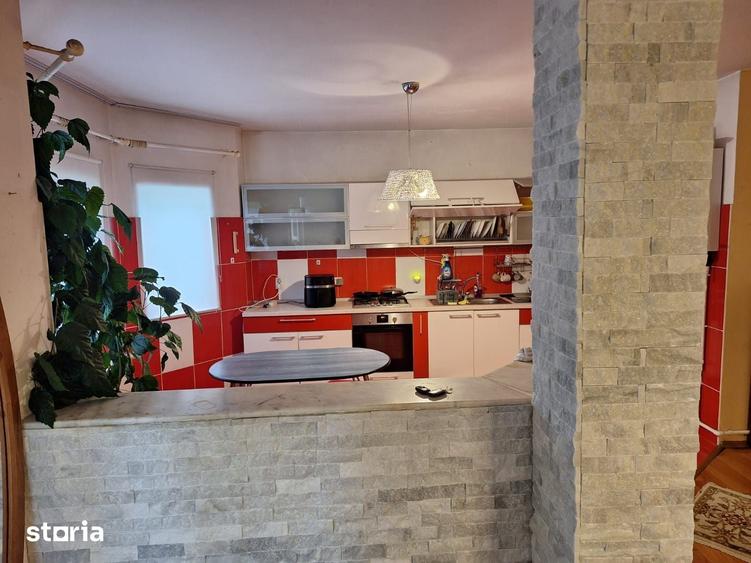 Casă cu 5 camere cu Teren 350 Mp în Șcheia