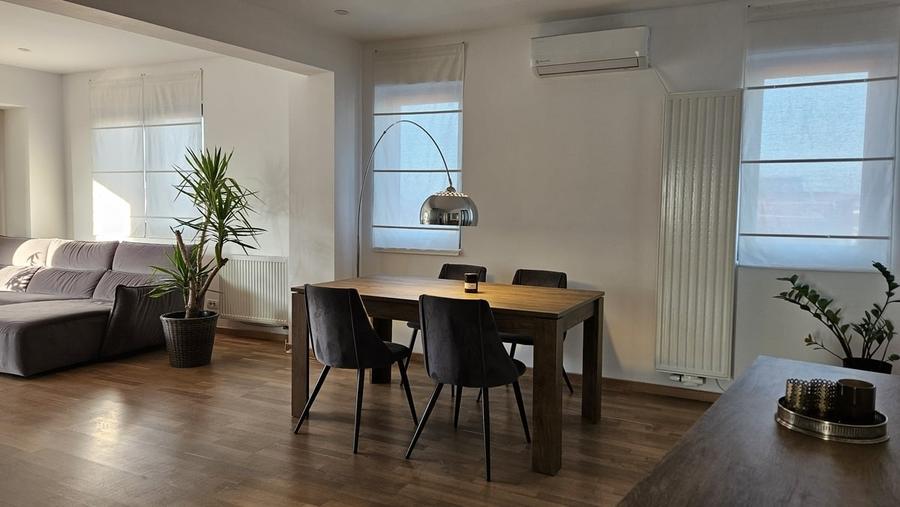 Apartament cu 3 camere decomandat în Pipera