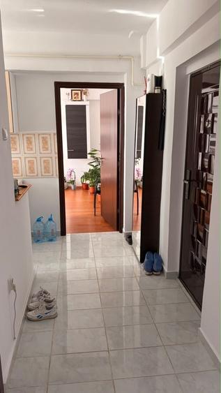Apartament cu 2 camere decomandat în Doicești