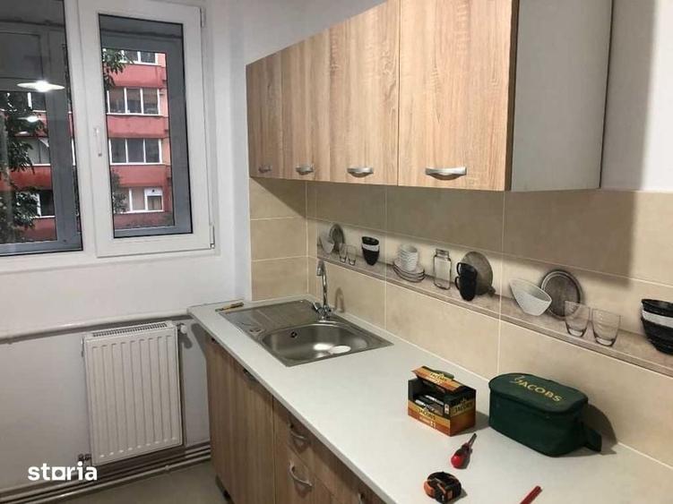Inchiriez apartament 3 camere - 4