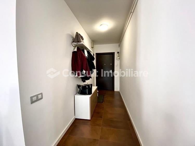 Apartament cu 2 camere semidecomandat, mobilat în Borhanci