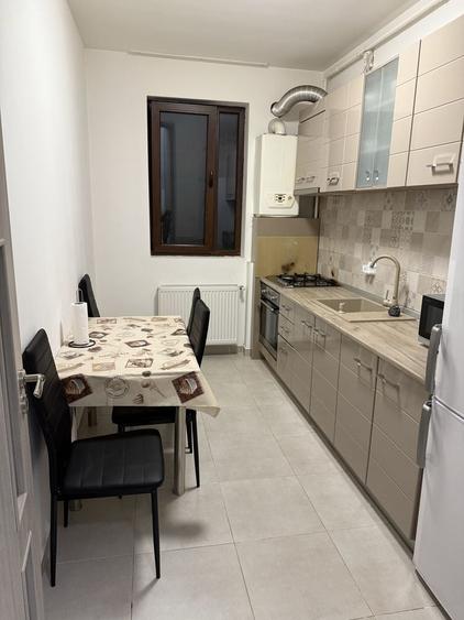 Apartament cu 2 camere decomandat în Roșu