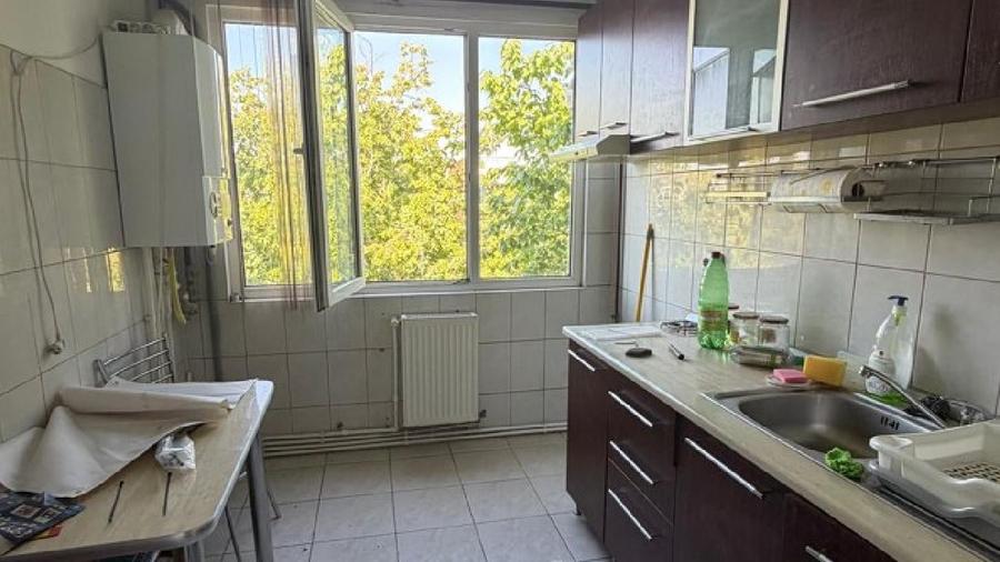 Apartament cu 3 camere semidecomandat în Țiglina 3